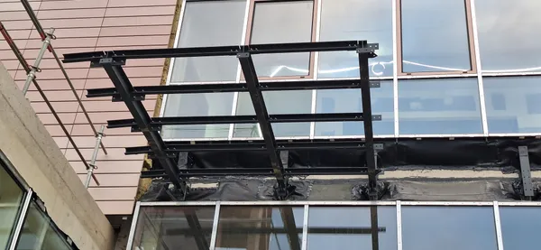 Université Paris 8 EPAURIF — Auvent métallique, Vincennes–Saint-Denis — photo 1